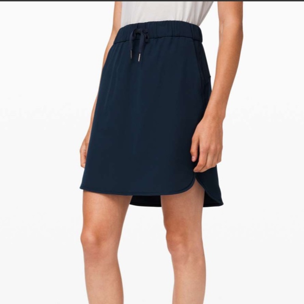Lululemon On the Fly Skirt *Woven True Navy Size 12